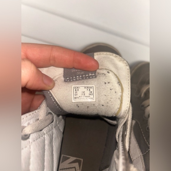 Gray Vans 🛹 - Picture 5 of 6
